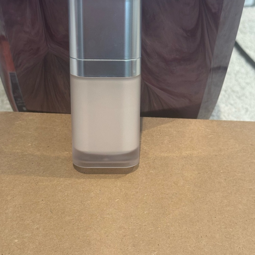 r.e.m. beauty Sweetener Foundation